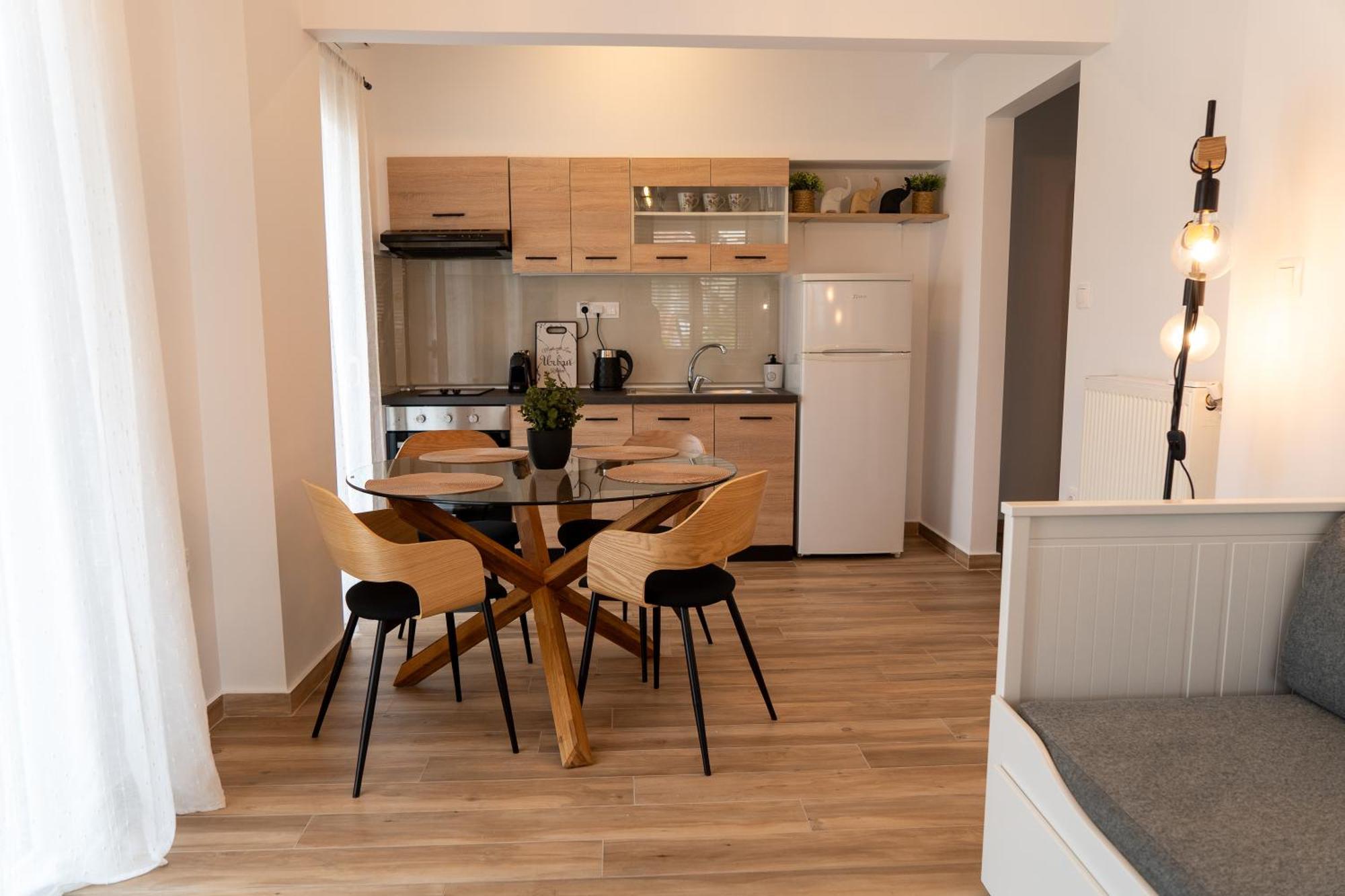 Ophelia - New Modern With Spectacular Olympus View Apartment